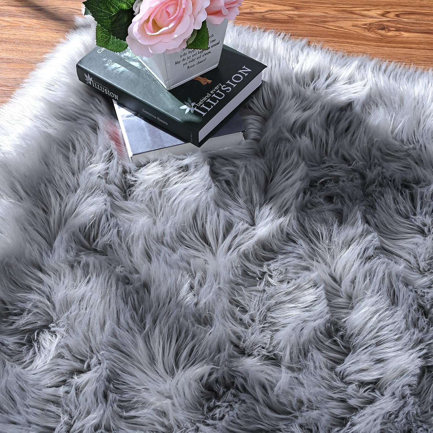 ISEAU Soft Faux Fur Fluffy Area Rug, Luxury Fuzzy Sheepskin Carpet Rugs for Bedroom Living Room, Shaggy Silky Plush Carpet Bedside Rug Floor Mat, 2ft x 4ft, Gray